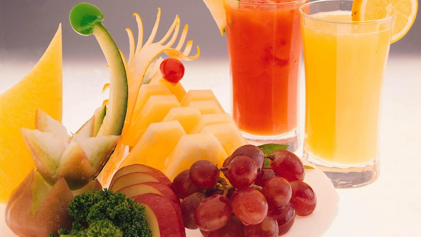 Juice from fresh fruit wallpapers and images wallpapers