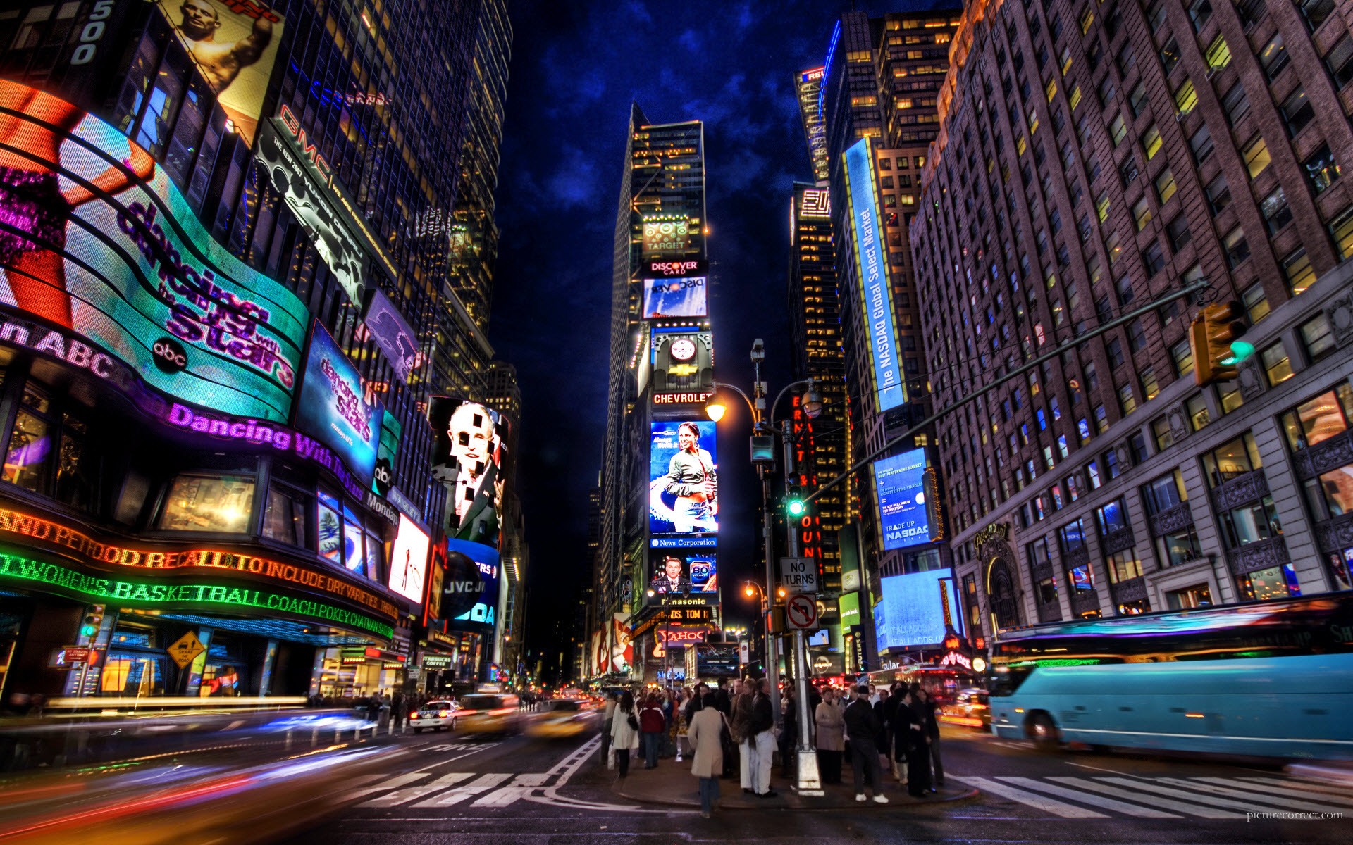 Times Square at Night desktop wallpaper