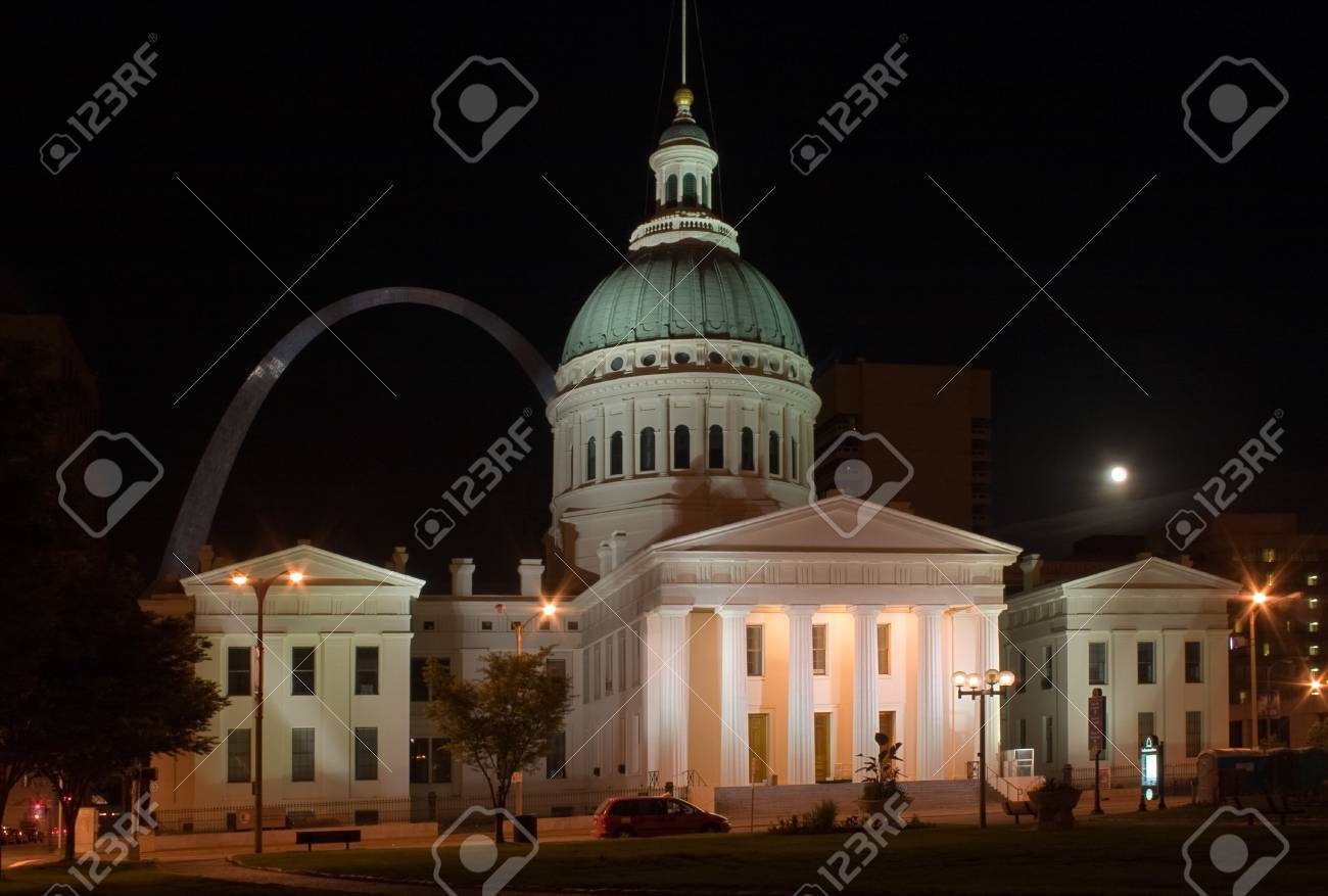 Old Courthouse In St Louis With Arch The Background Stock Photo