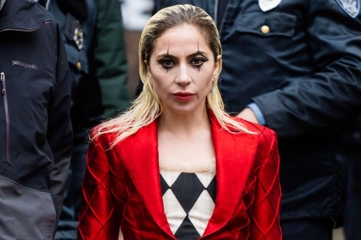 Lady Gaga Films Joker Sequel As Harley Quinn In N Y C Photos