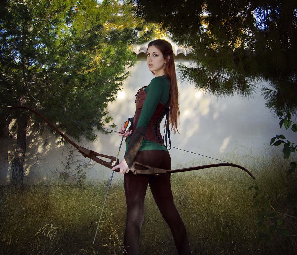 Tauriel From The Hobbit Desolation Of Smaug By Estelavampyra On
