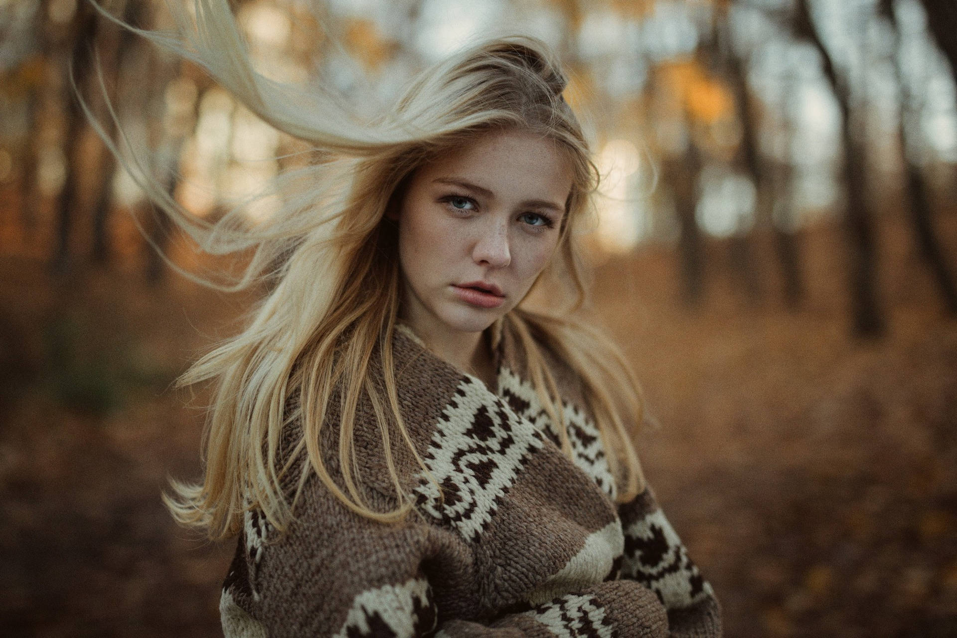 Blonde Woman Wallpaper