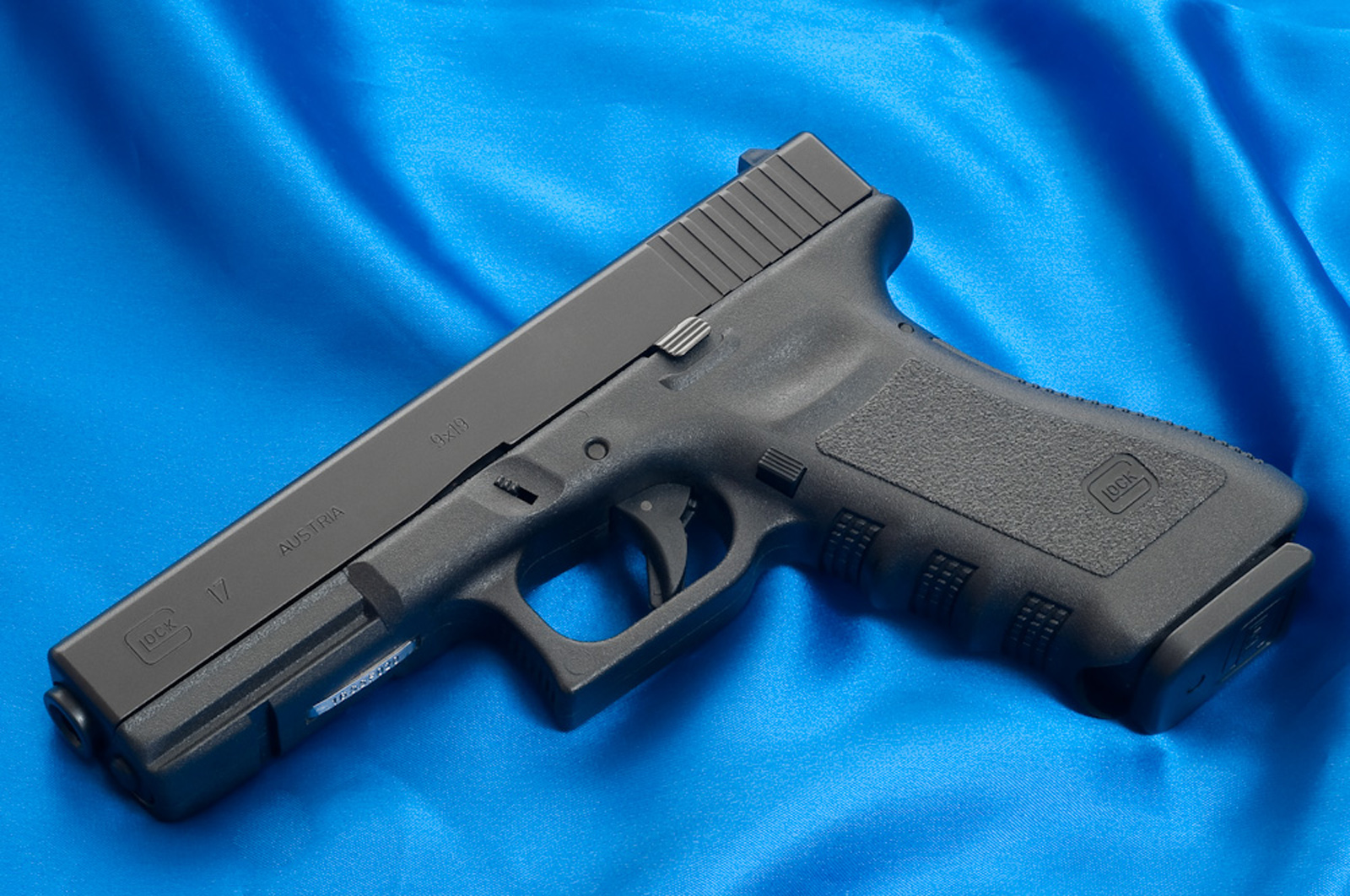 What Is A Glock 17 Made Of