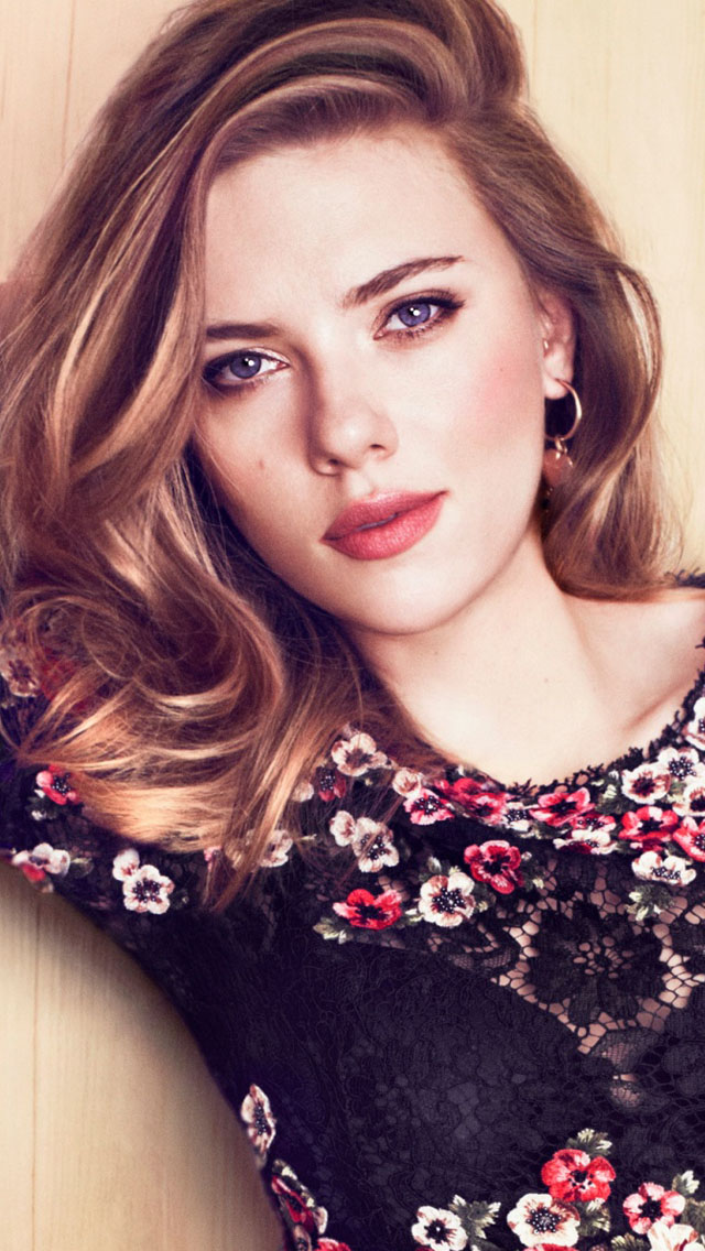 Scarlett Johansson Long Hair Wallpaper iPhone
