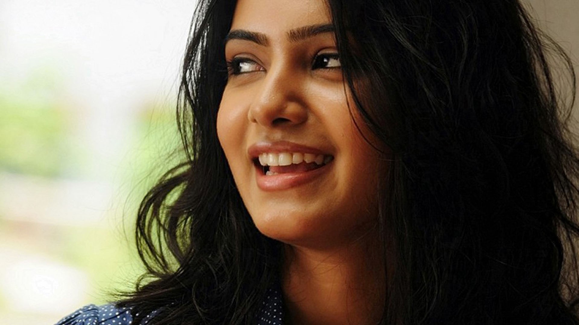 Women Actress Wallpaper Smiling Indian