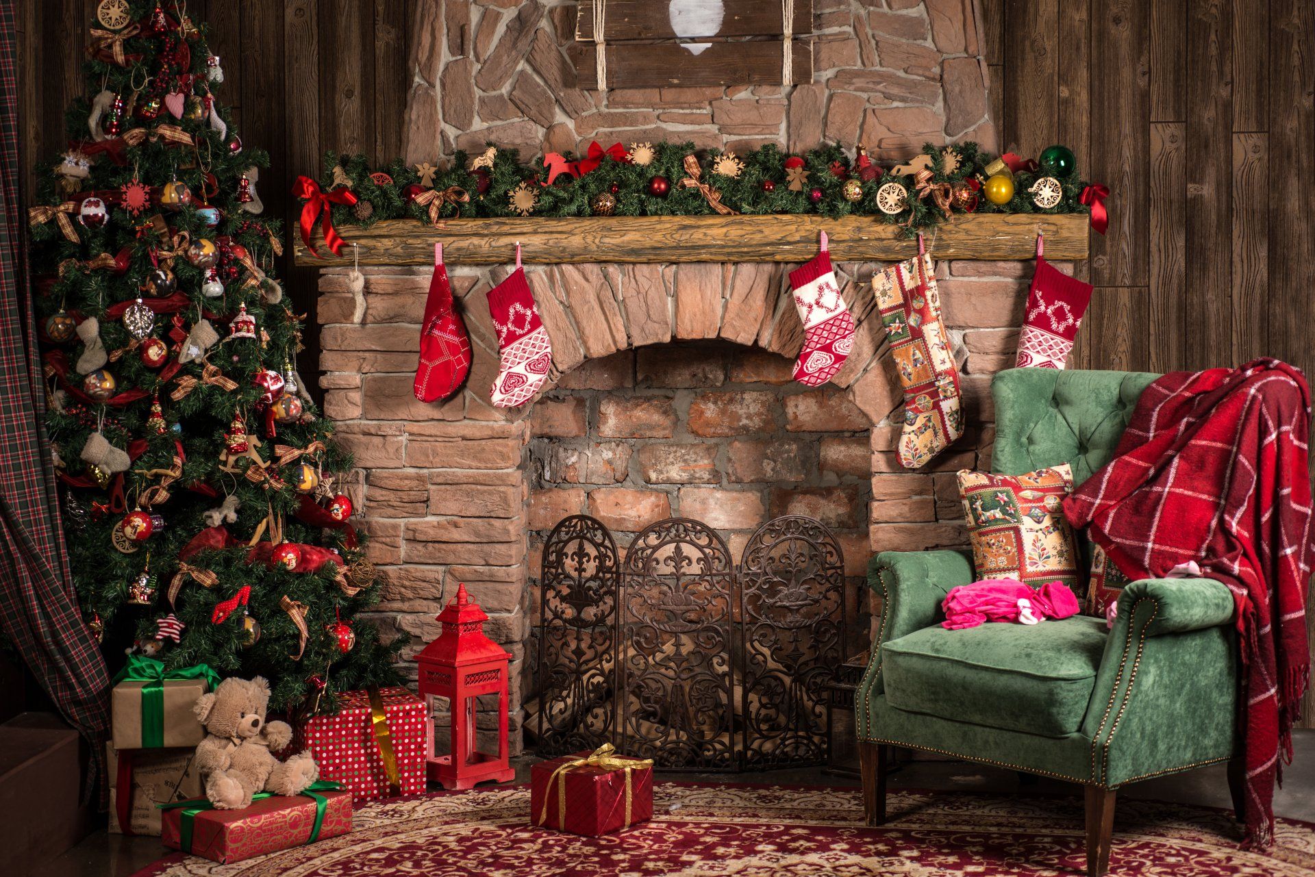 Holiday Christmas Tree Living Room Fireplace
