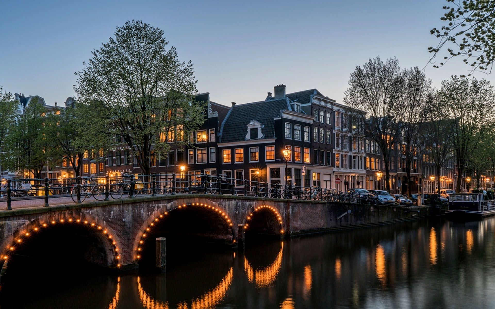 Canal Houses Amsterdam HD Wallpaper