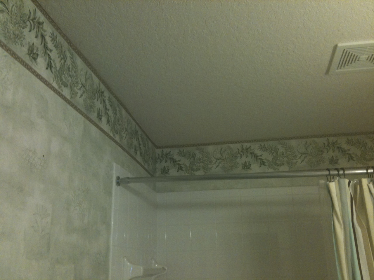 wallpaper border bathroom on Bad Wallpaper In The Guest Bathroom The 1280x960