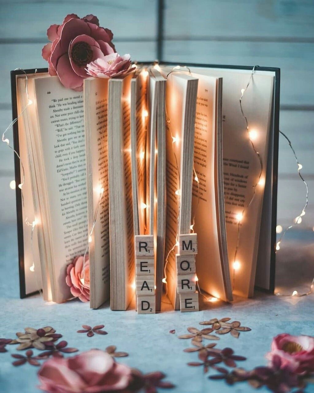 Aesthetic Book Desktop Wallpaper 4k HD
