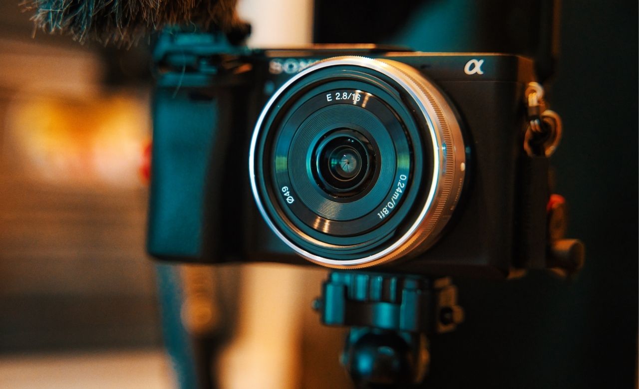 Best Vlogging Cameras Under In For High Quality Videos