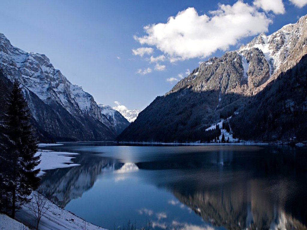 Winter Mountain Lake Desktop Wallpaper 1024x768 pixel Nature HD