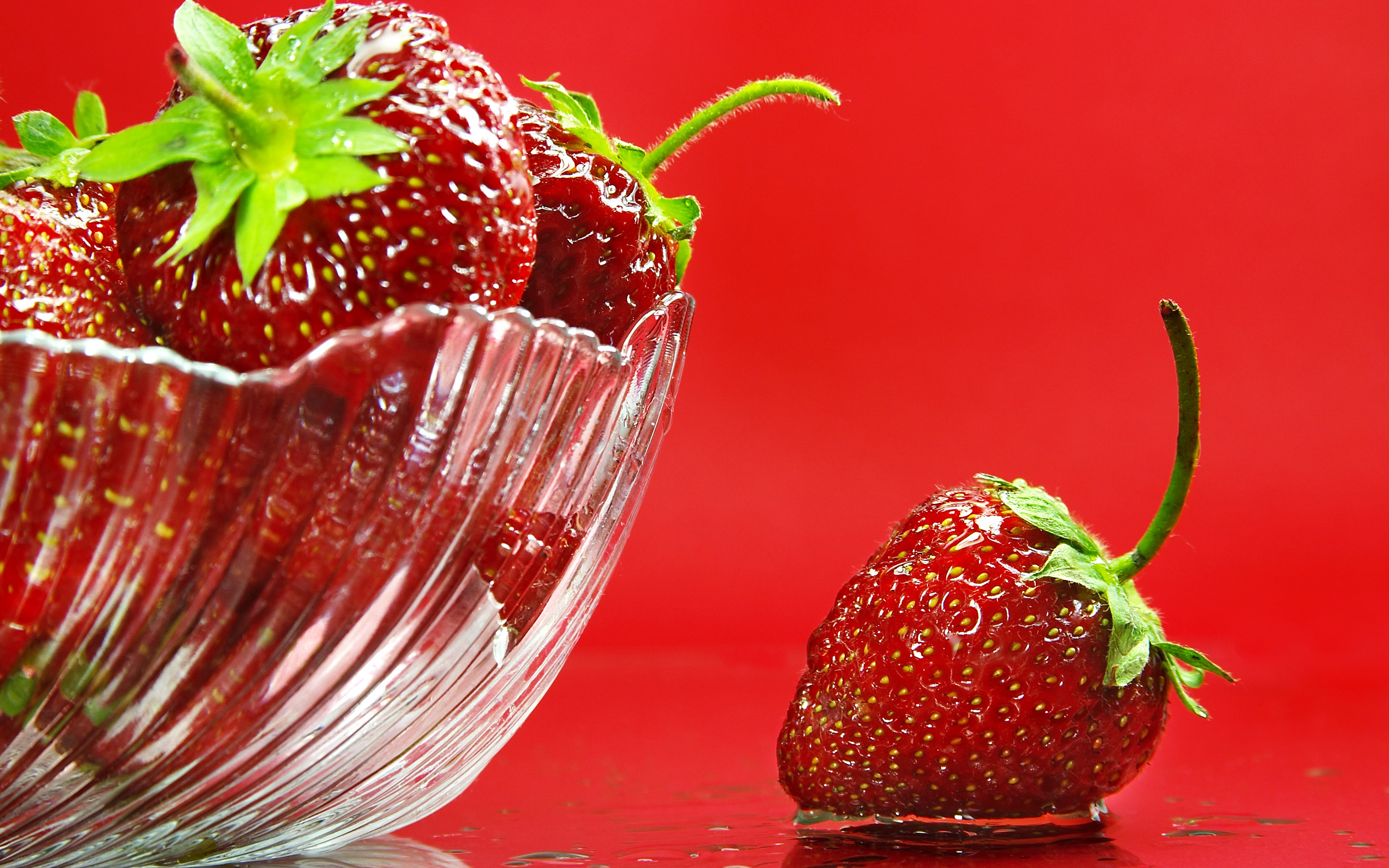 Find more cute strawberry wallpapers walljpegcom. cute strawberry wallpaper...