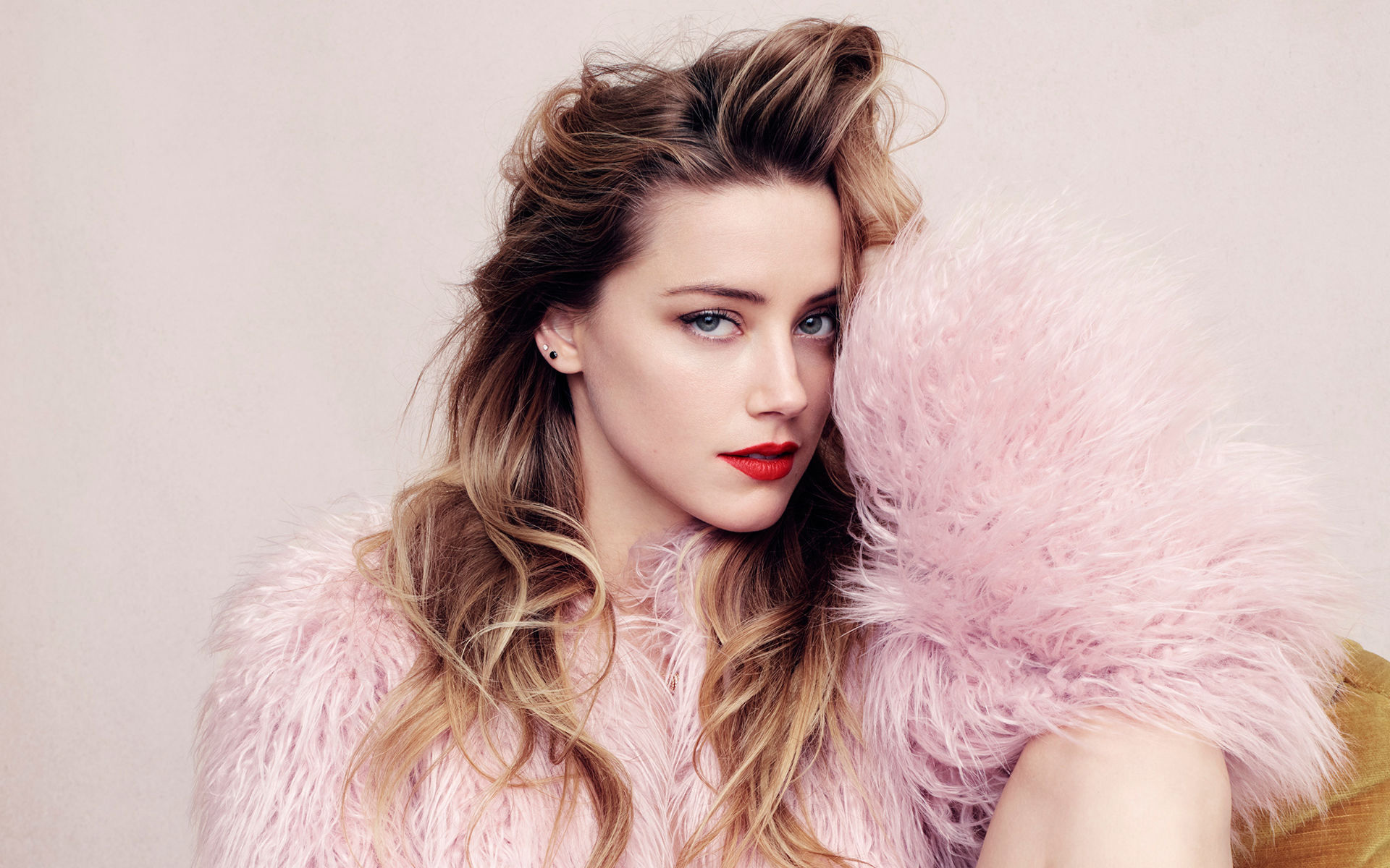 Amber Heard Elle Magazine Wallpaper HD