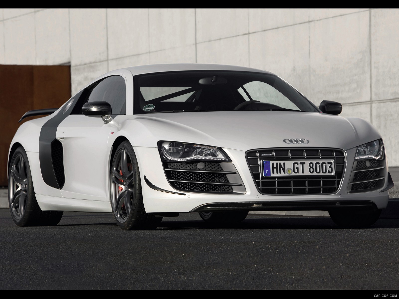  Audi R8 GT Front Angle Wallpaper 1600x1200