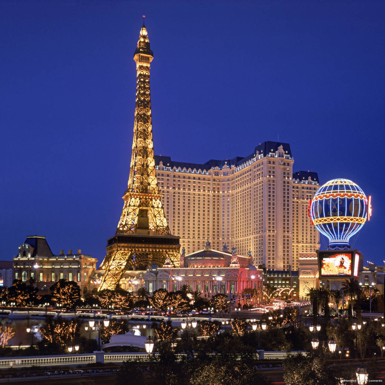 Paris Las Vegas City Lights Attraction Wallpaper