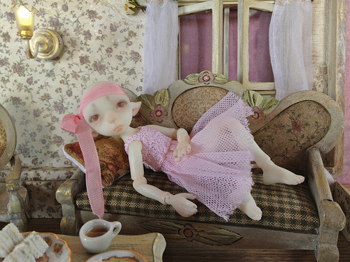 Padron Vintage Shabby Dollhouse This Little Chic Do