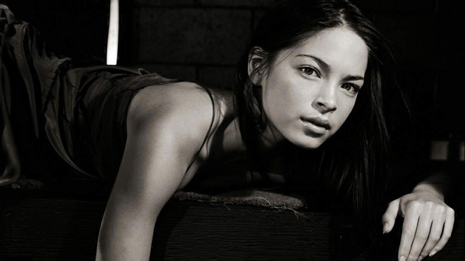 Free Download Kristin Kreuk Wallpapers High Resolution And Quality