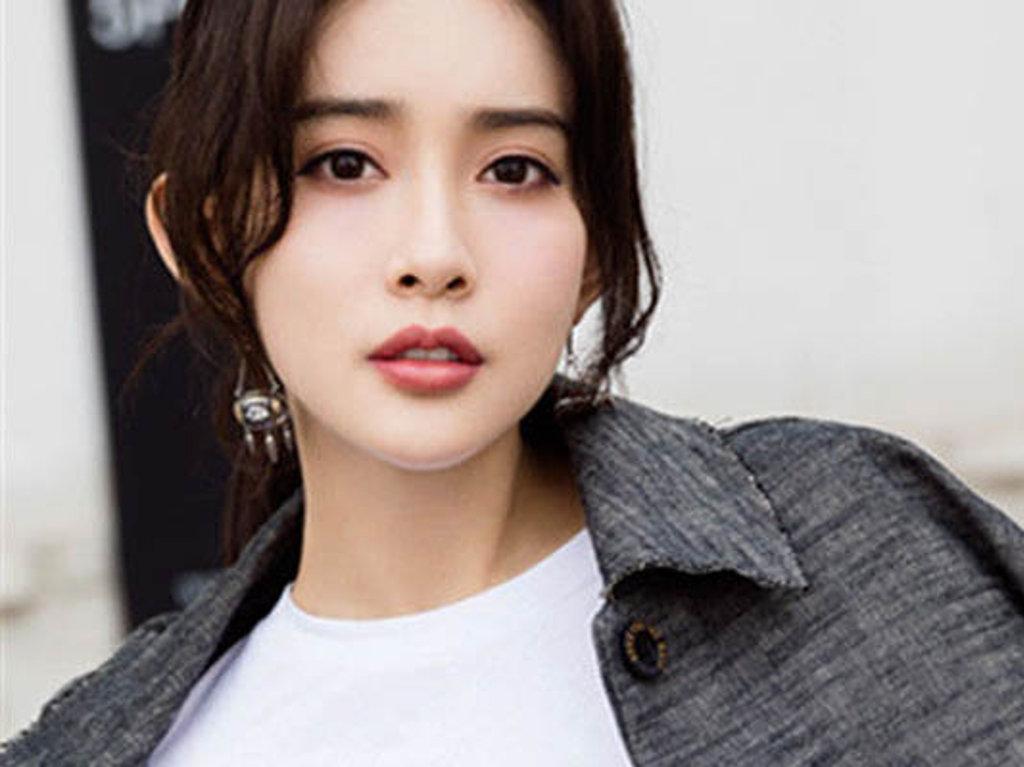 Meng Ziyi Denies Romance Rumour