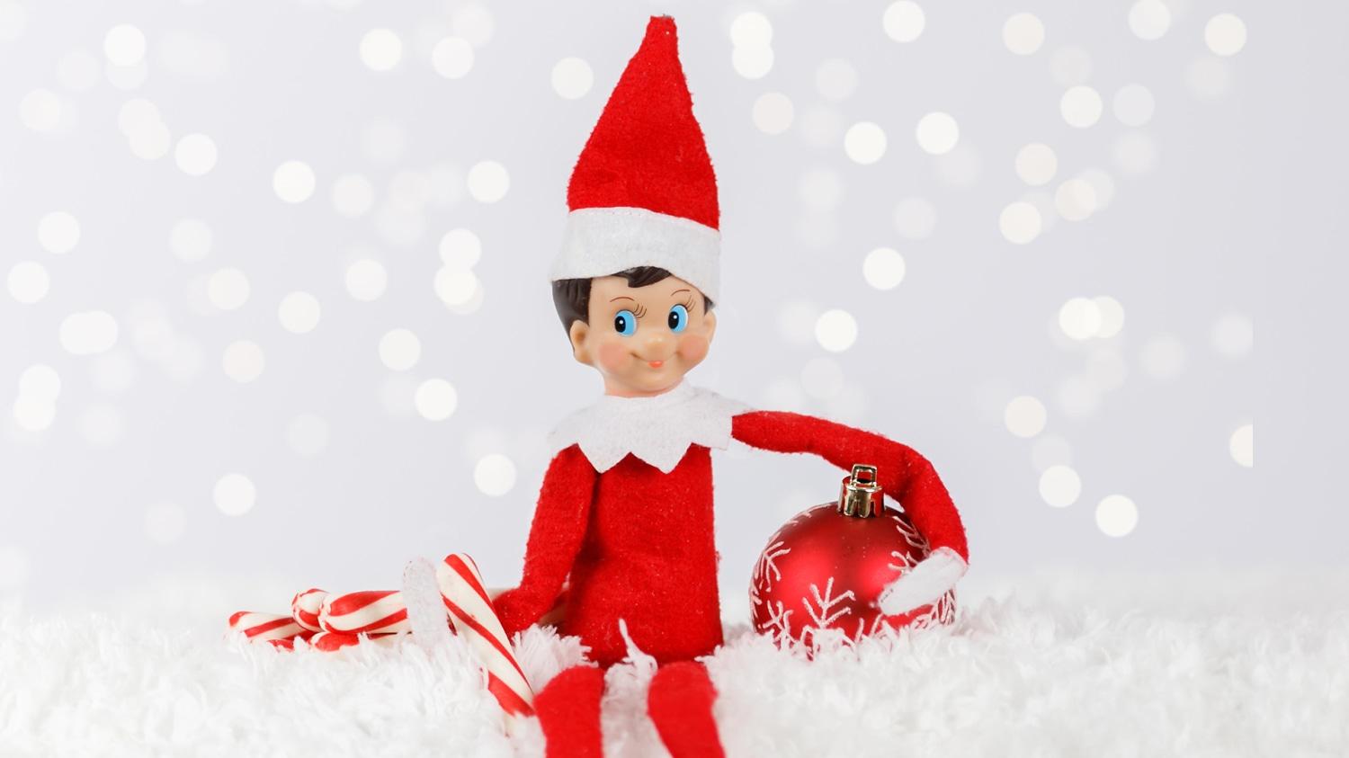One Mom S Funny Elf On The Shelf Impersonations Go Viral