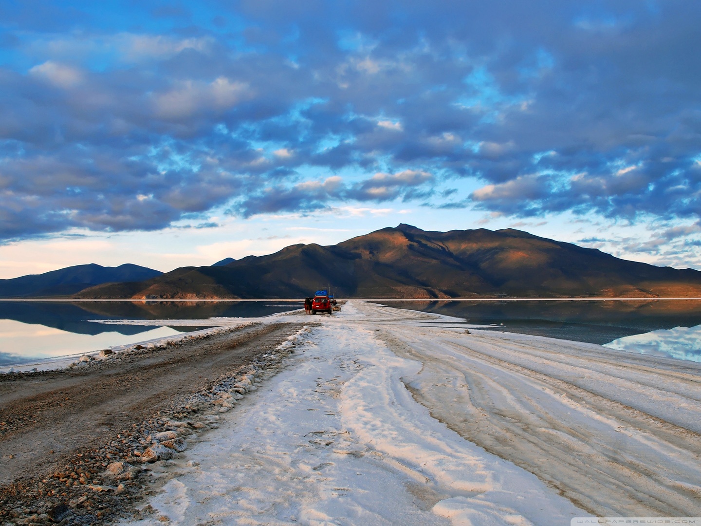 Salar De Uyuni Salt Desert Bolivia 4k HD Desktop Wallpaper For