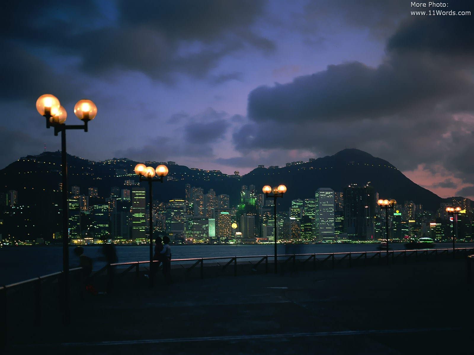 Free Wallpapers Cities Scenes in Night Time