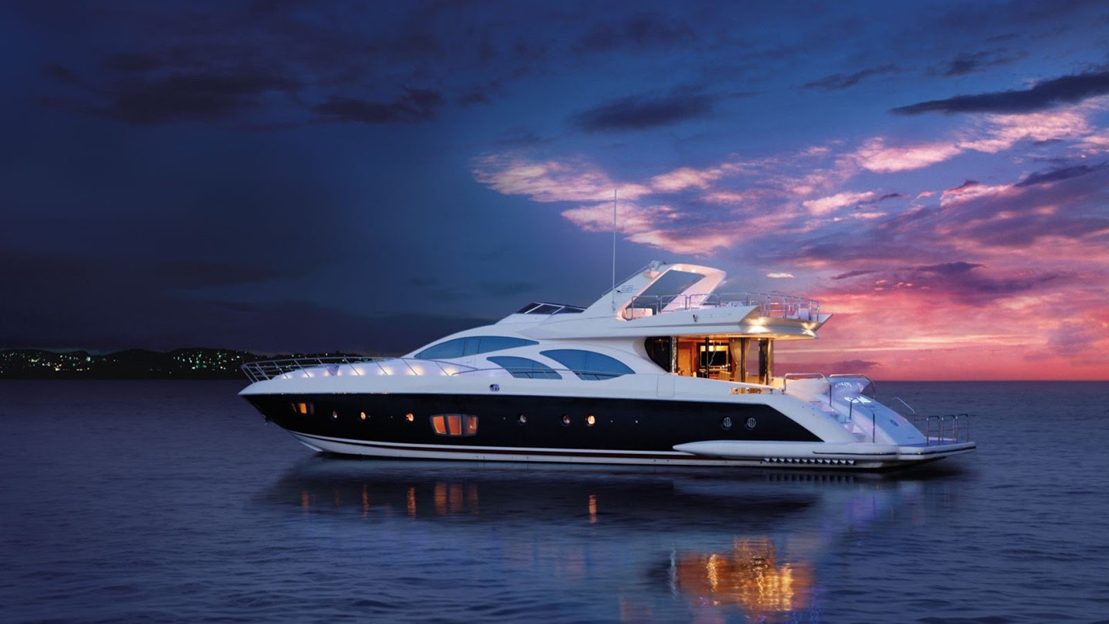 Luxury Boats HD Wallpaper