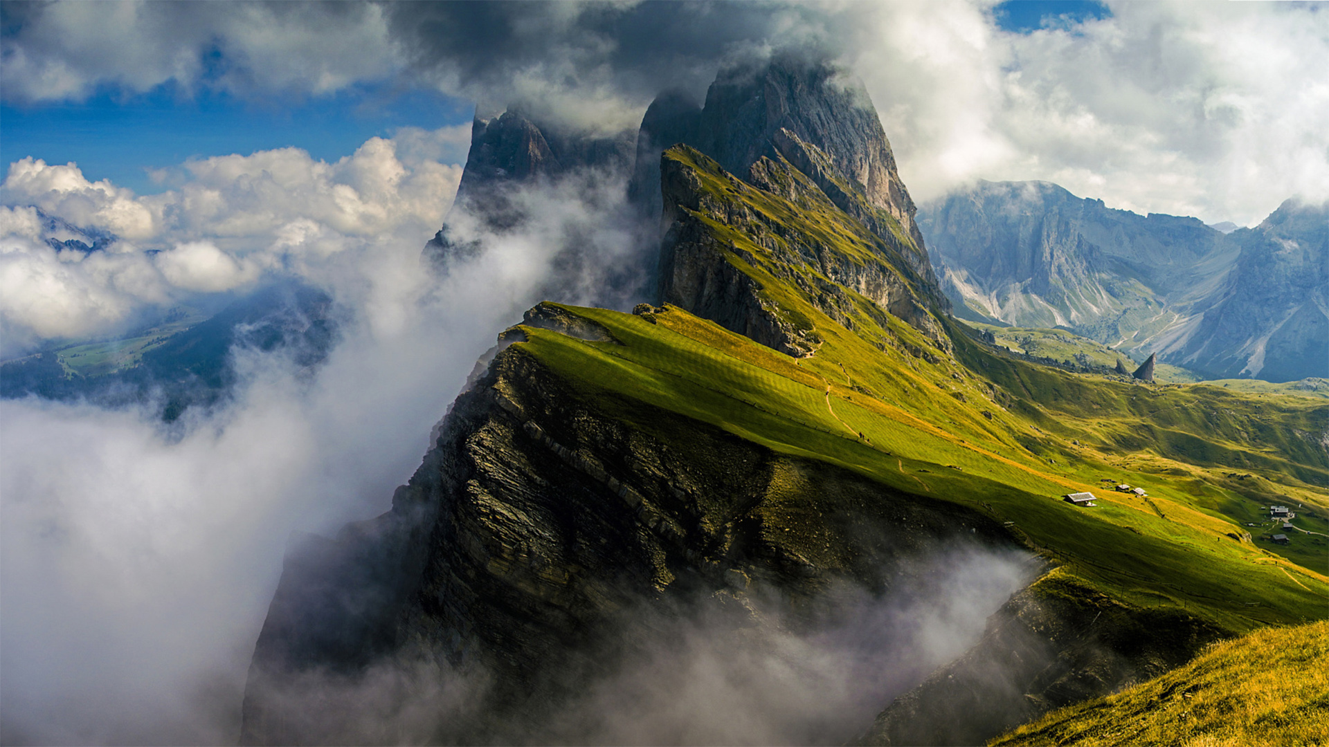 Italian Dolomite Mountains Wallpaper