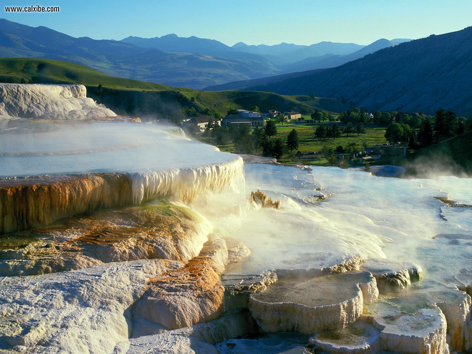 Terrace Mammoth Hot Springs Yellowstone National Park In Full Screen