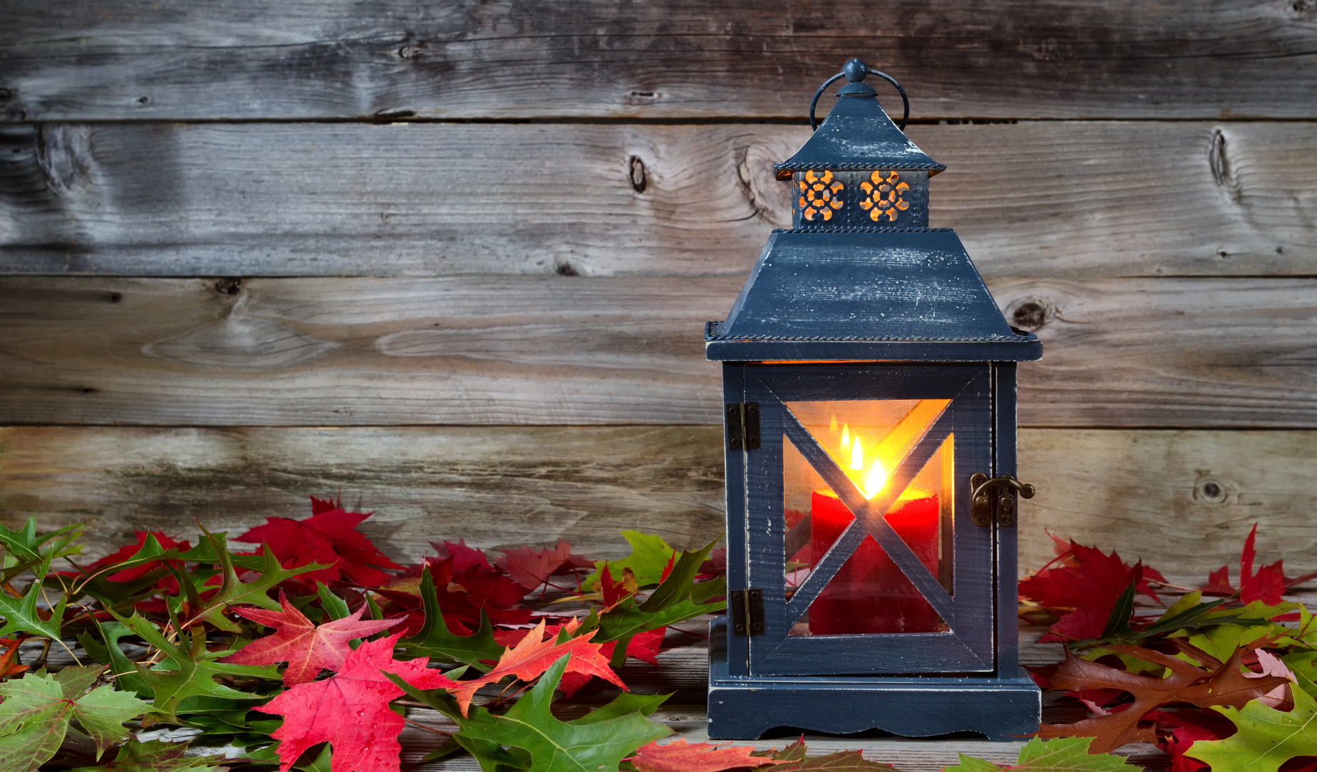 Wallpaper Burning Lantern