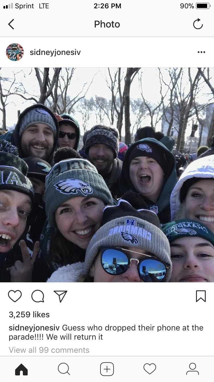 Sidney Jones Dropped His Phone At The Parade Eagles