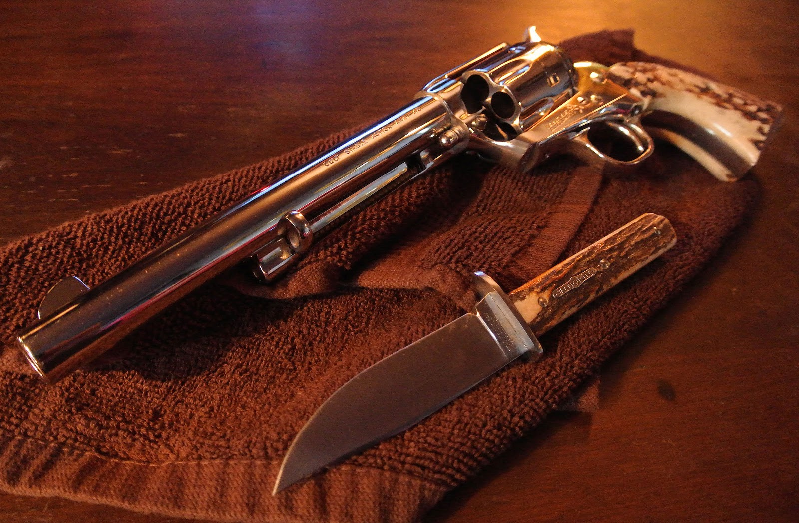 Weapons Colt Revolver Wallpaper