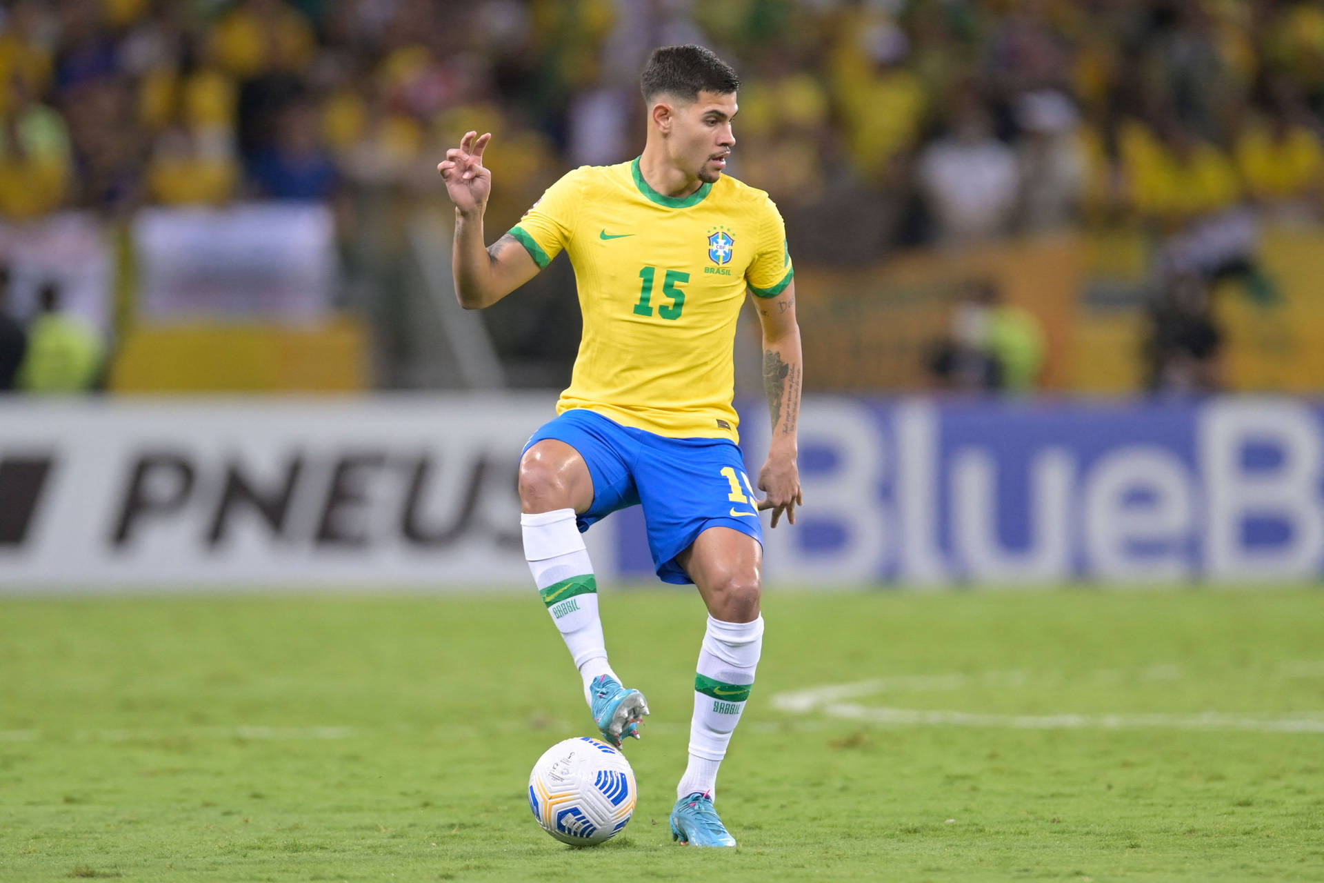 Bruno Guimar Es Weird Pose Wallpaper