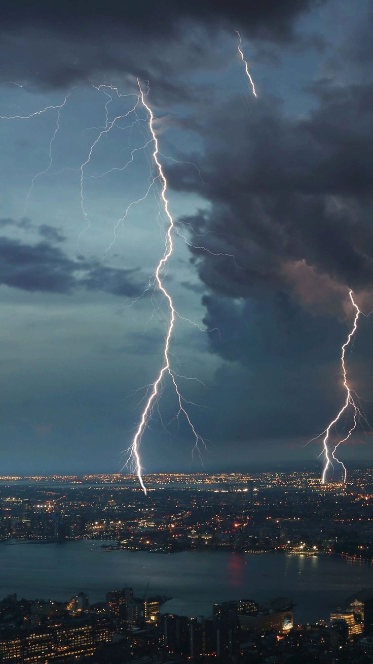 Lightning iPhone Wallpaper