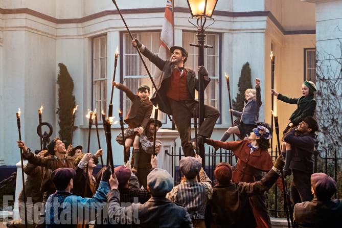 First Look At Disney S Mary Poppins Returns