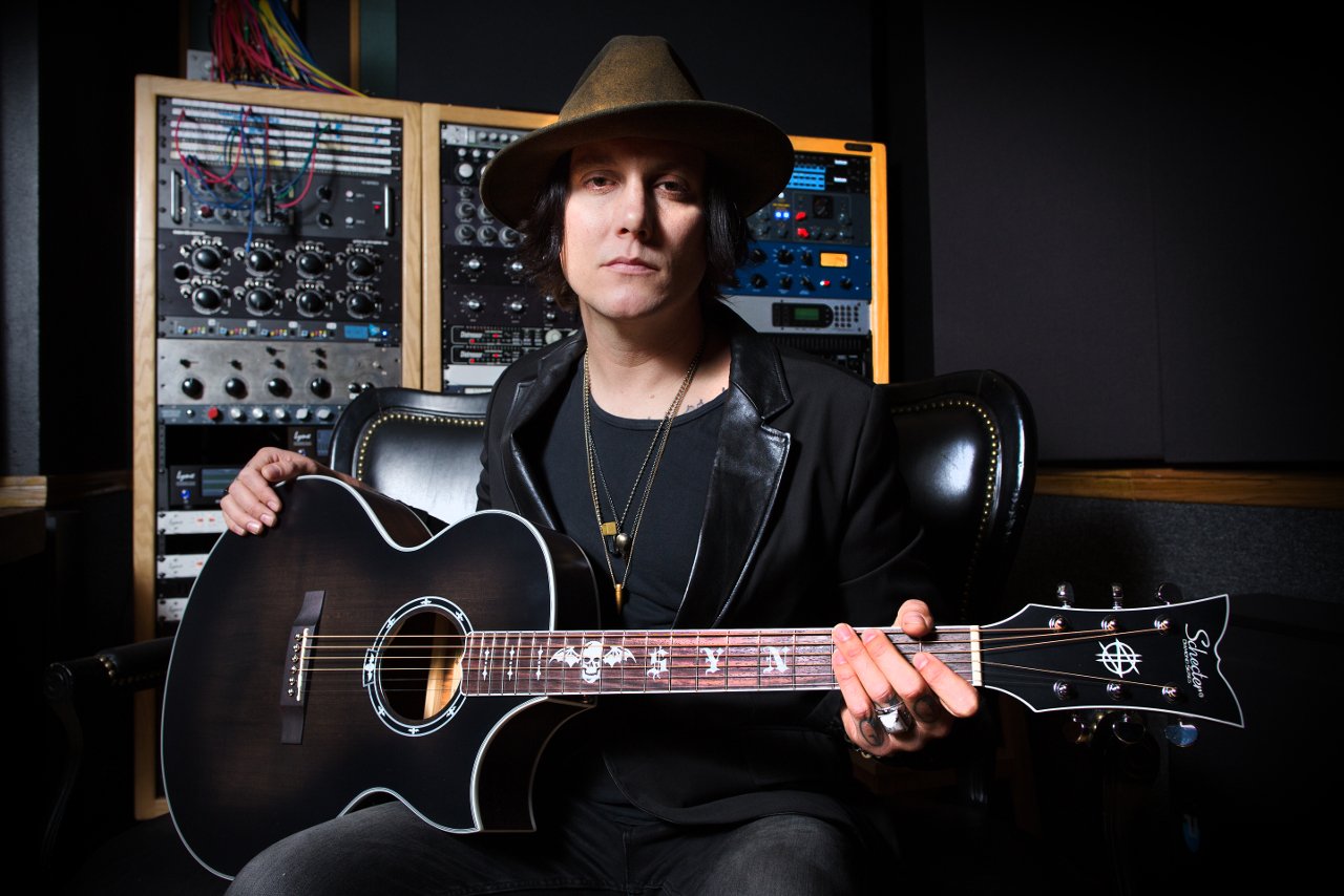 Synyster Gates Avenged Sevenfold   acoustiques 1280x854