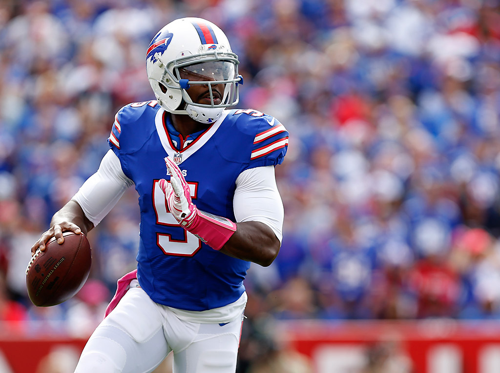 Buffalo Bills Quarterback Tyrod Taylor During The Game Against
