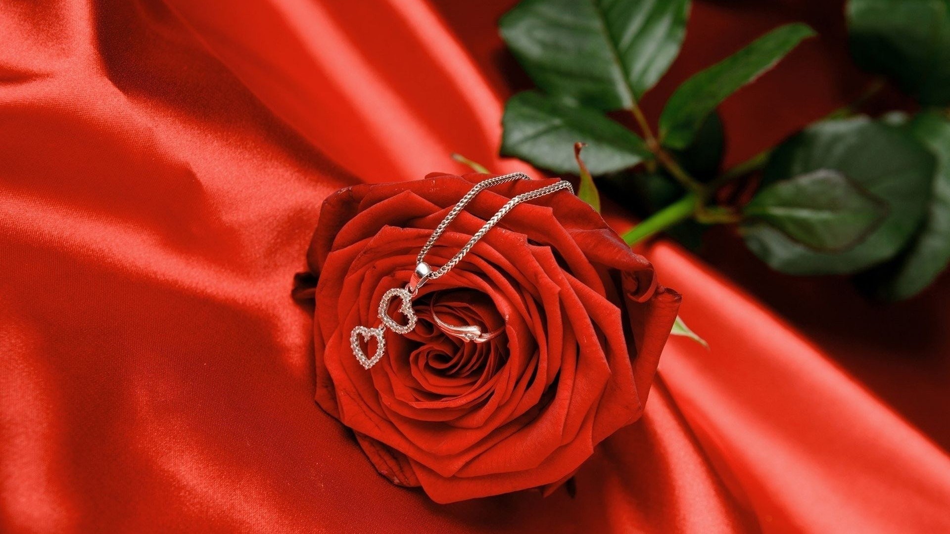 Red Rose Ring And Heart Necklace Wallpaper