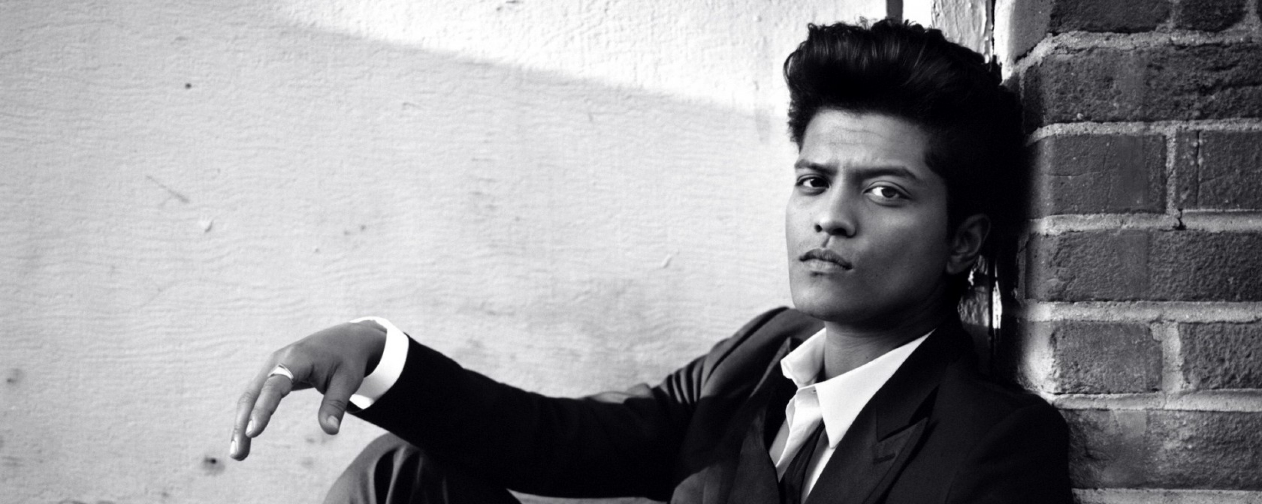 Wallpaper Bruno Mars Singer Musician Dual Monitor