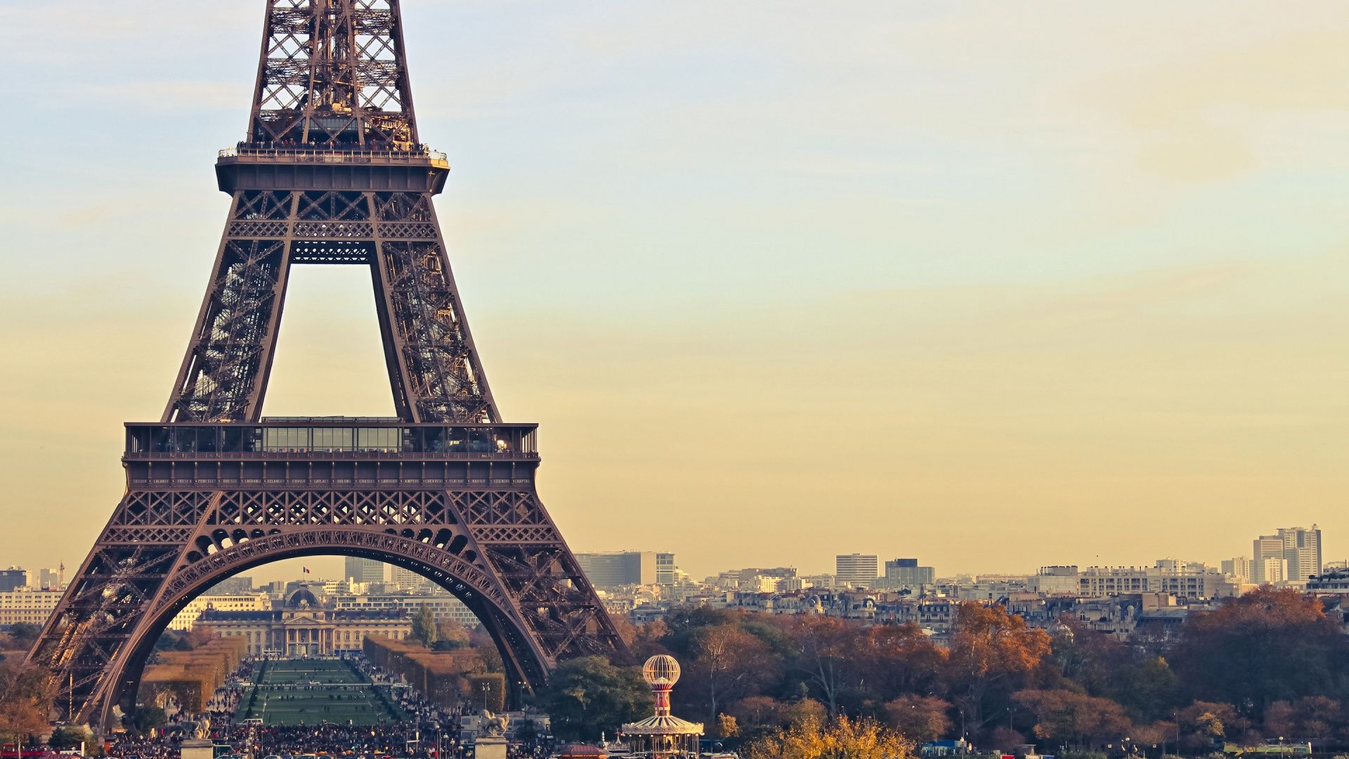 Full And Paris Eiffel Tower Wallpaper With