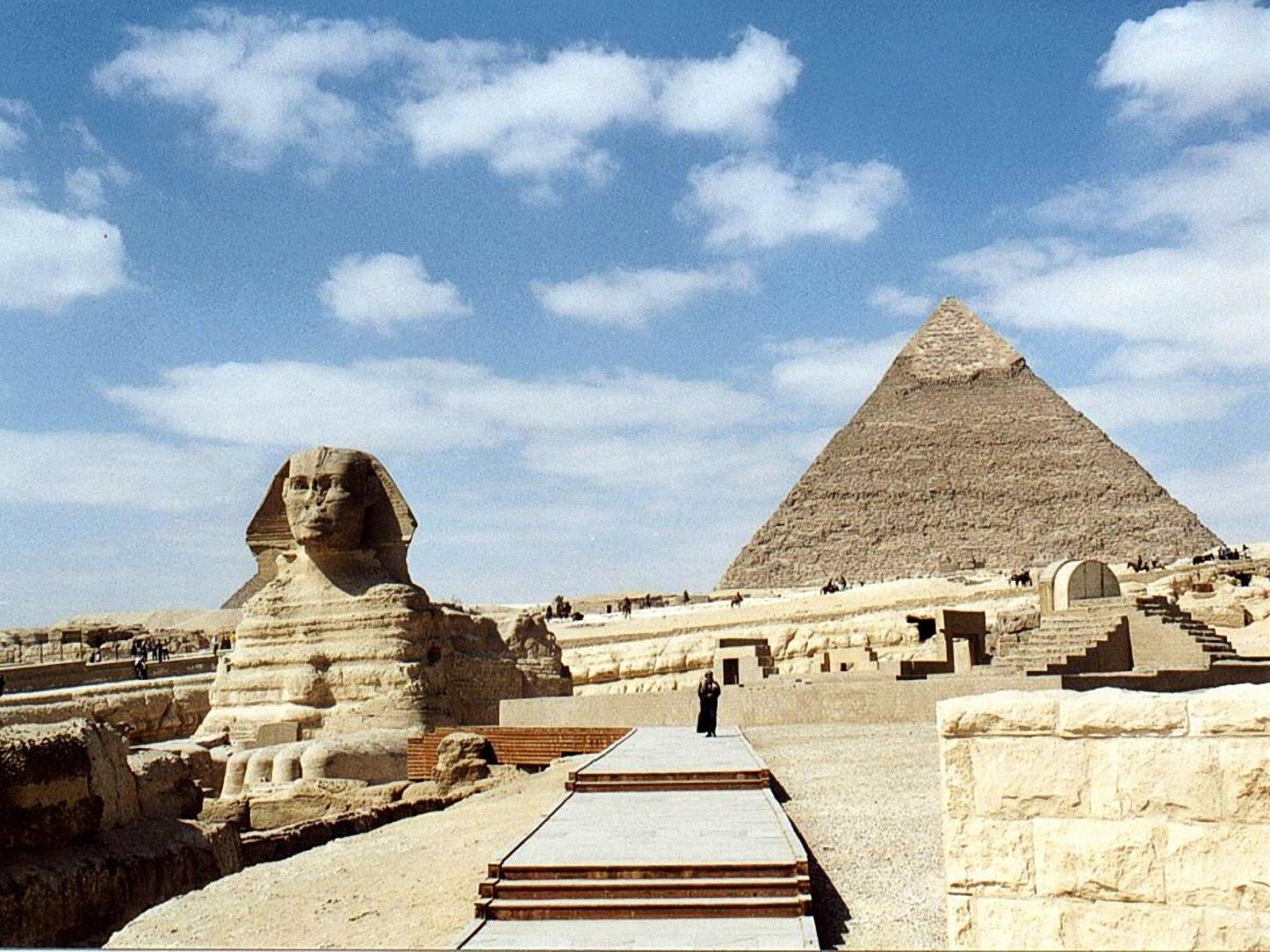 Great Sphinx And Pyramid Wallpaper