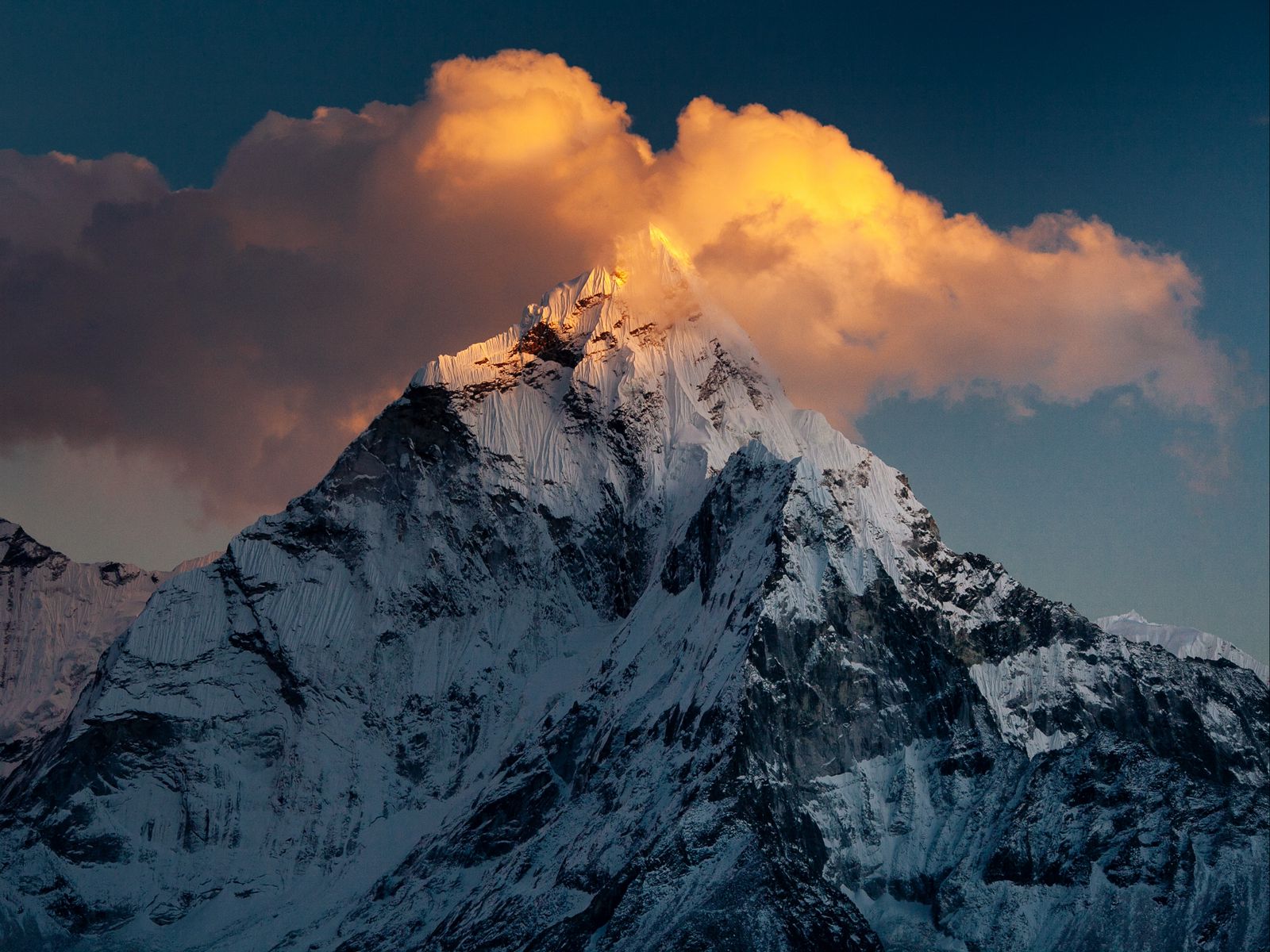 Wallpaper Mountain Top Snow Clouds Khumbu