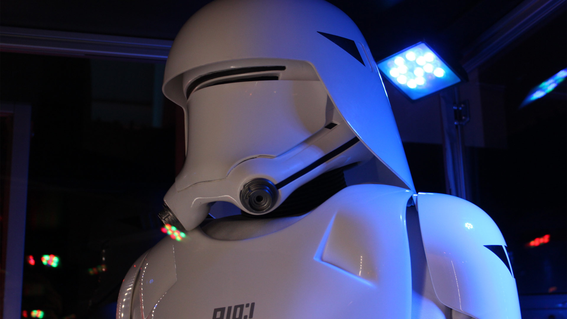 Get A Closer Look At The Lightsaber And Mask Of Star Wars Force