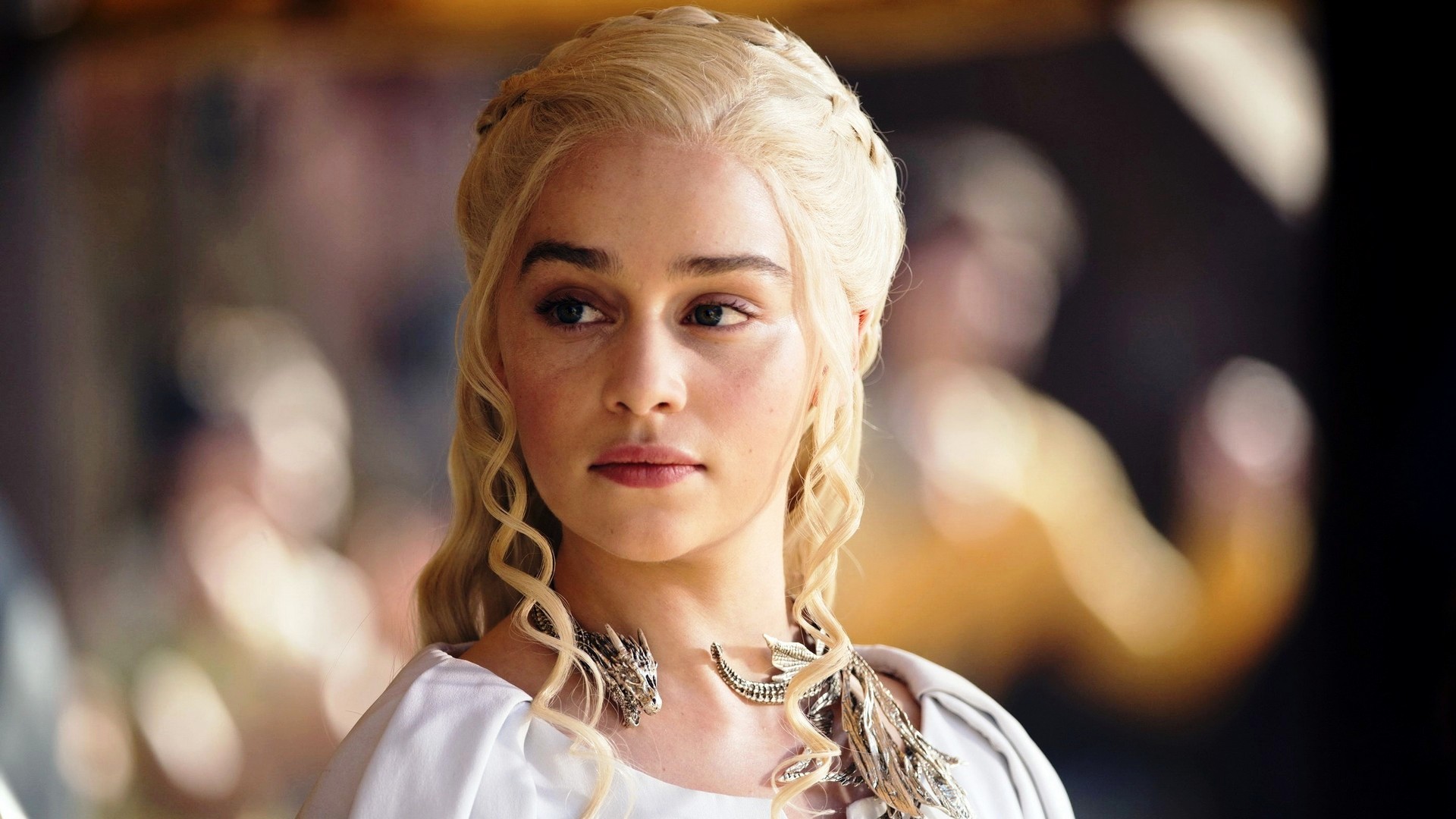 Game of Thrones Cast Emilia Clarke as Daenerys Targaryen Wallpaper