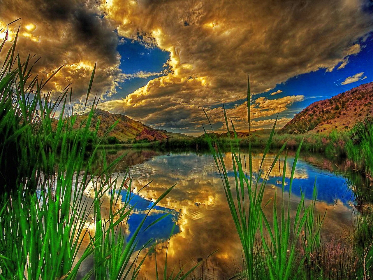 Cloud Reflections Wallpaper Background