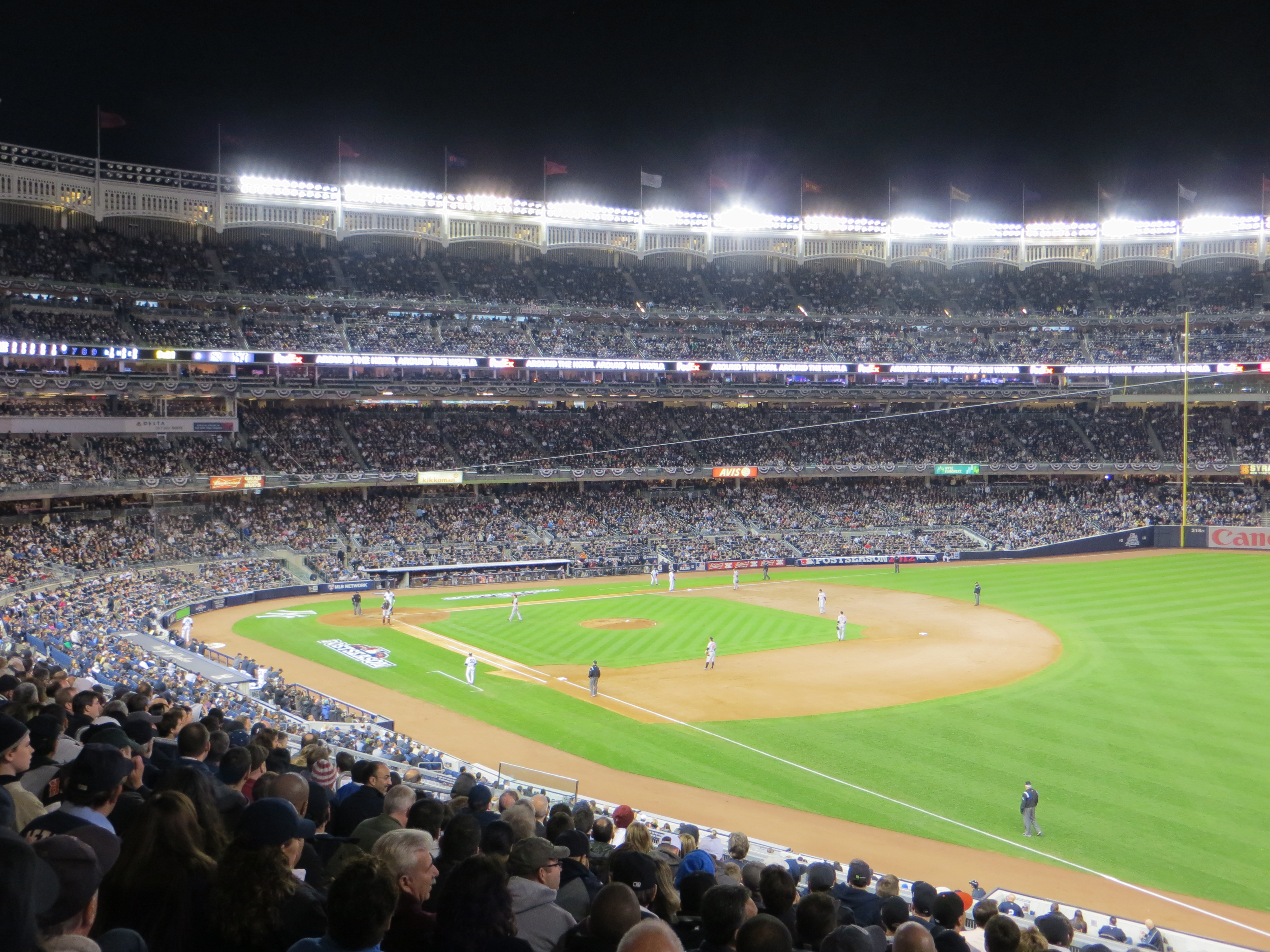Baseball Crowd Yankee Stadium Image Pictures Becuo
