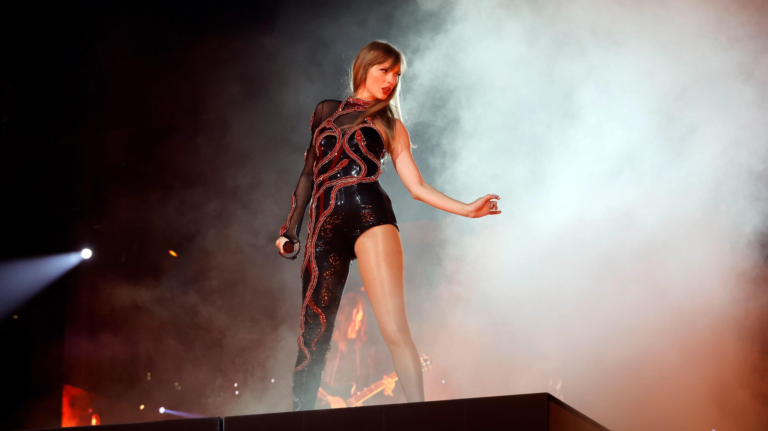 A Guide To Attending One Of Taylor Swift S Sold Out Shows At Sofi