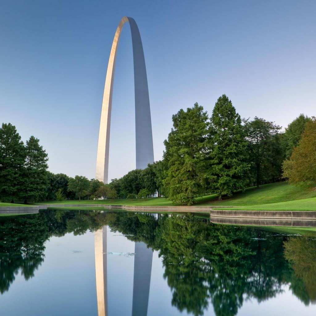 The Gateway Arch iPad Wallpaper iPhone
