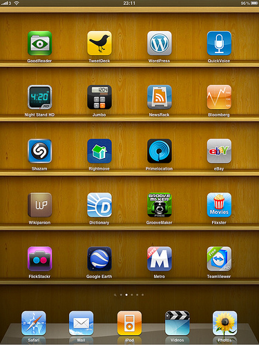 iPhone Wallpaper Bookshelf
