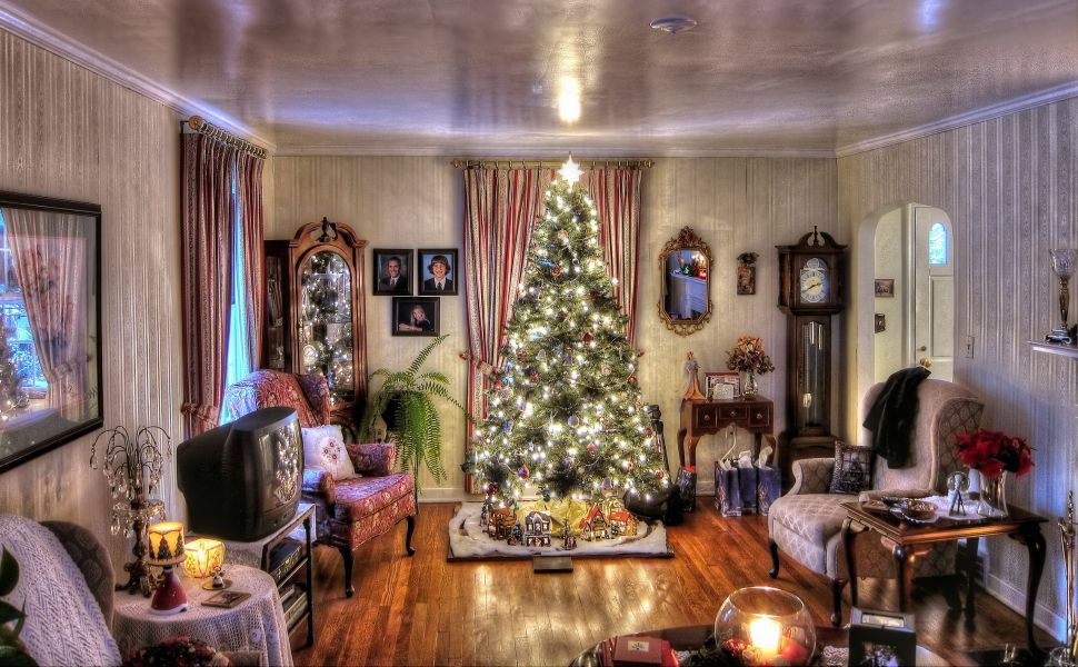 Classic Christmas House Decoration HD Wallpaper Tree