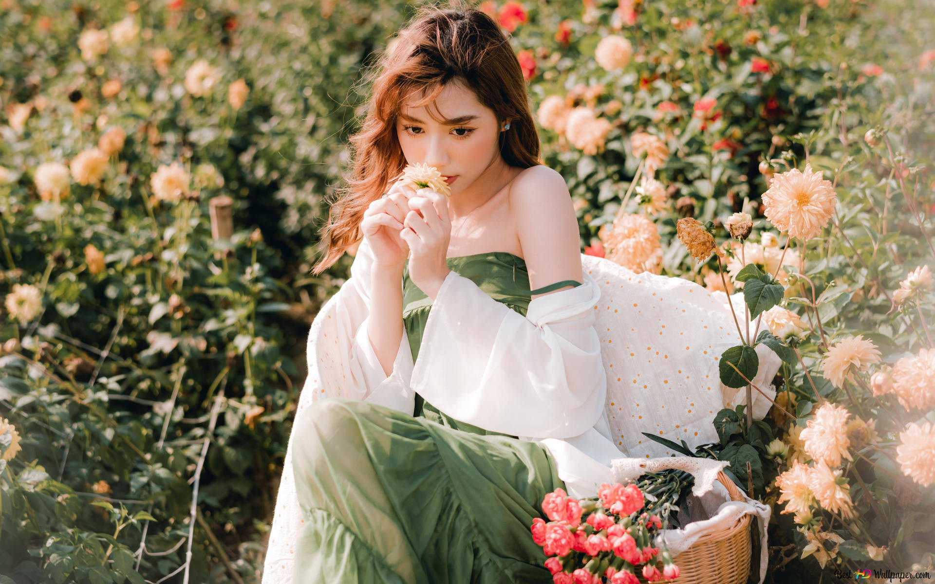 Asian Women Wallpaper